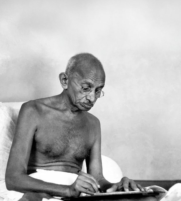 gandhi-writing-letter
