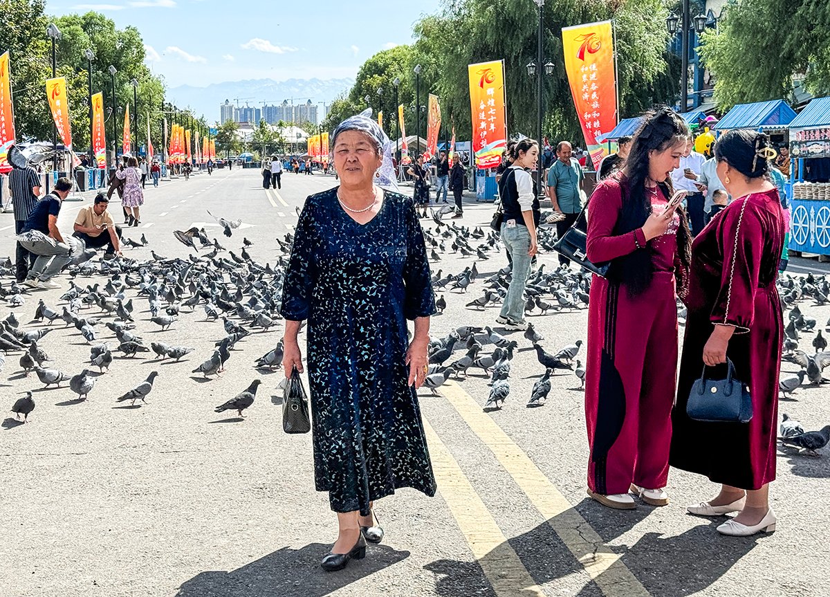 YiningAvenueWoman_1200-copy