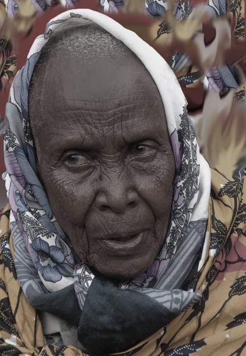 Muramvia lady - Portrait # 5. Muramvia - Burundi © 2007 Jan Oberg, TFF