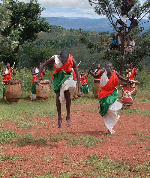 Local Gitega drummers, Burundi © 2006 Jan Oberg, TFF
