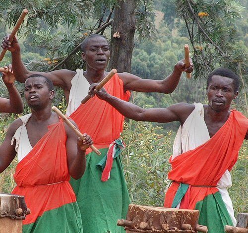 Local Gitega drummers © 2006 Jan Oberg, TFF