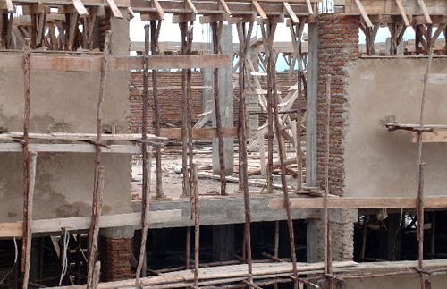 Building site in Bujumbura, Burundi © 2003 Jan Oberg